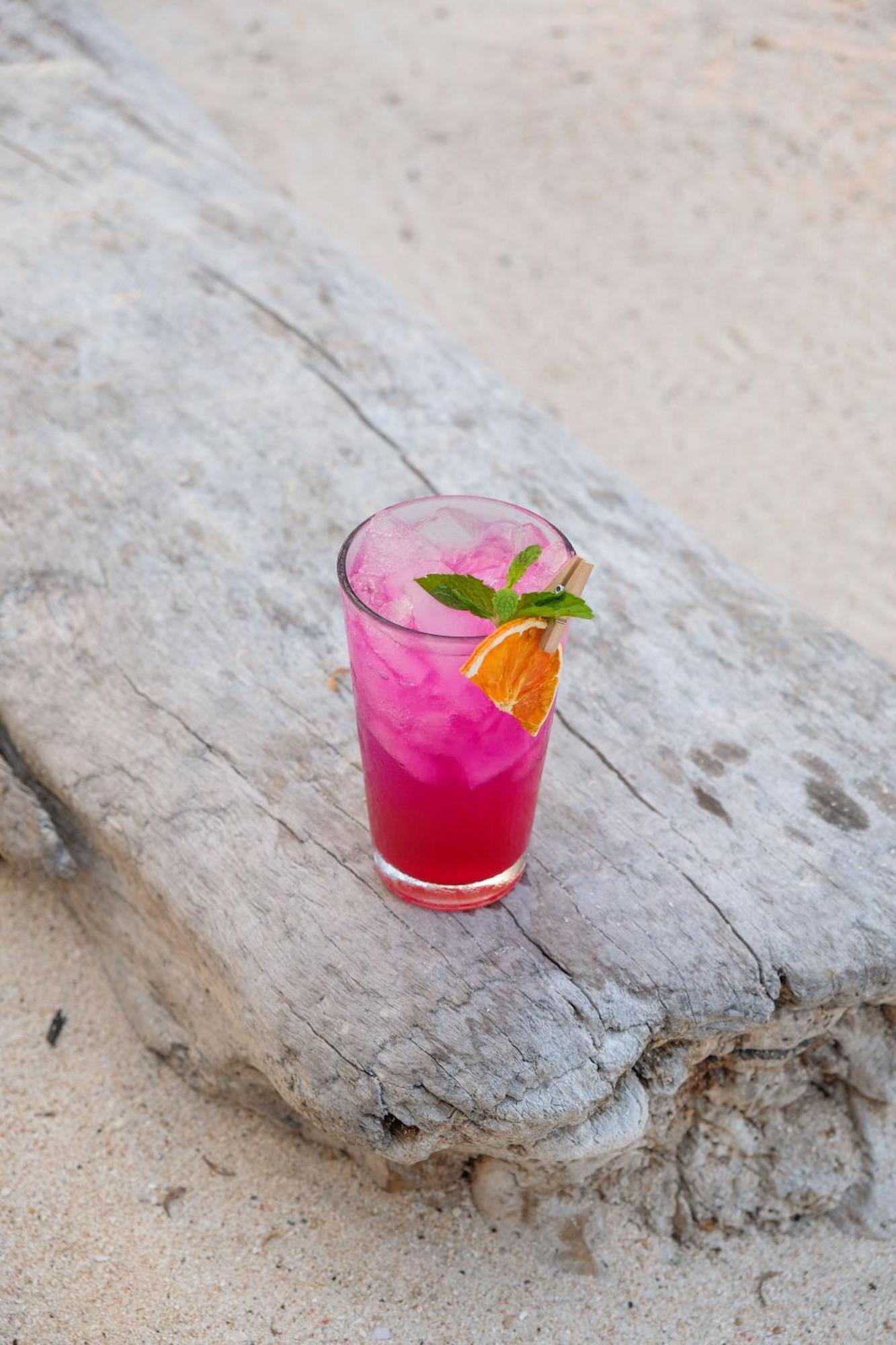 Готель Le Pirate Gili Meno - Adults Only Екстер'єр фото
